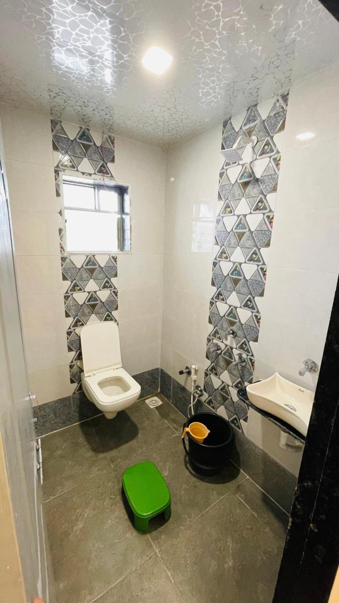 Devka House Hotel Даман Екстериор снимка